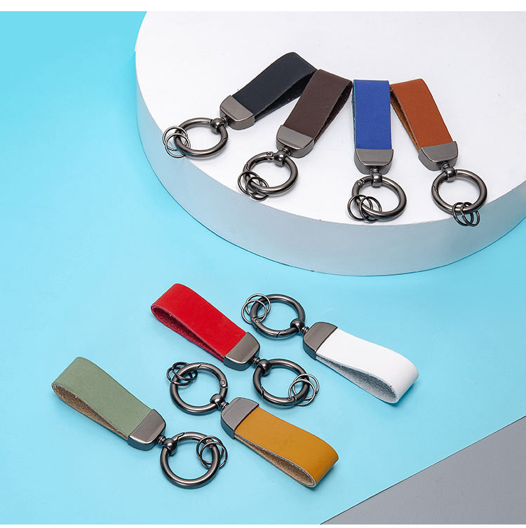 Fashion Keyring Design in Gun Color